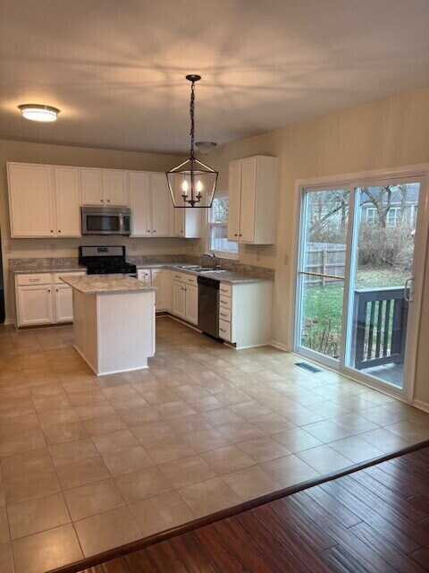 Building Photo - “Your Dream Home Awaits in the Heart of Franklin, TN"