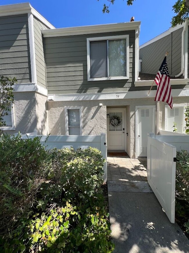 Building Photo - Aliso Viejo 2 bed 1 bath