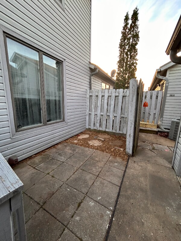 Building Photo - 1309 W Olrich St