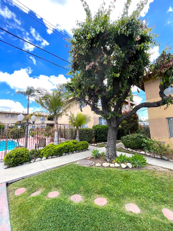 Building Photo - 513 W G St