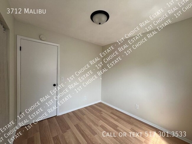 Building Photo - 3712 Malibu-