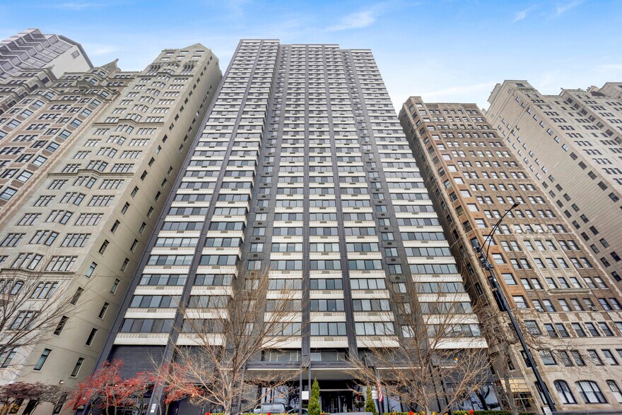 Primary Photo - 1440 N Lake Shore Dr