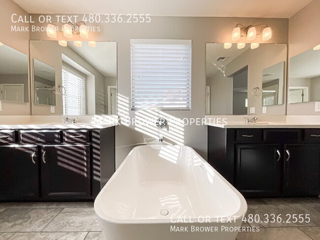 Building Photo - 3328 W Hayduk Rd