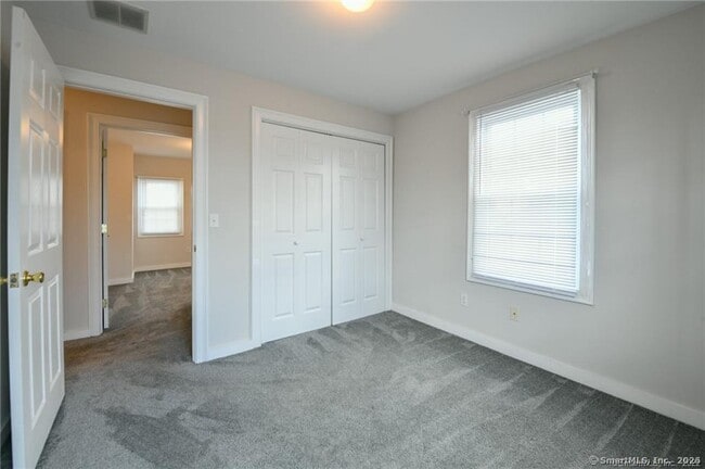 Building Photo - 217 Maple Ave