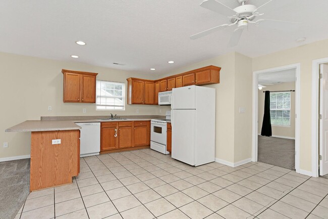 Building Photo - 117 Clover Ct