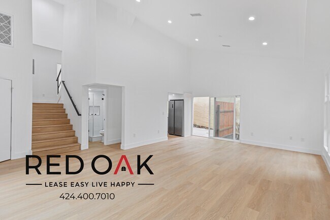 Building Photo - 325 W Avenue 38 Ave