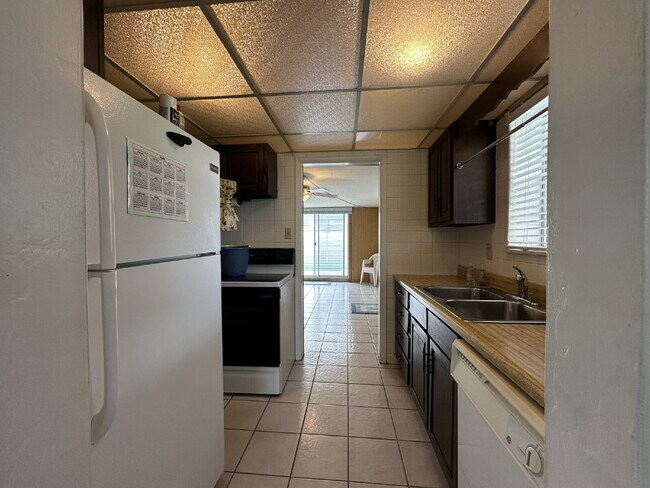 Building Photo - "Charming 3-Bed, 2-Bath in North Port!"