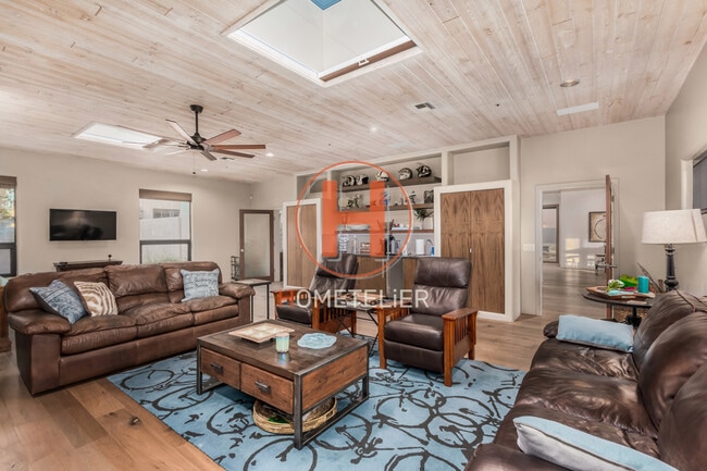 Building Photo - 6711 E Camelback-23
