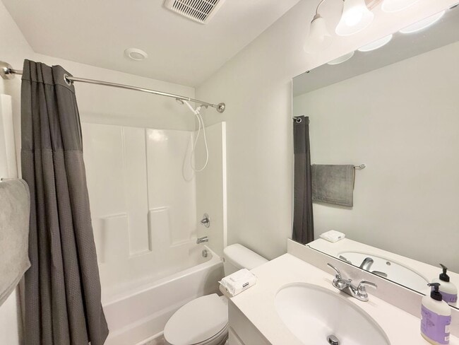 Building Photo - Modern 4BD, 2.5BA Knightdale Home with a F...