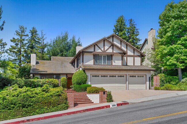 Building Photo - 3009 Nicada Dr