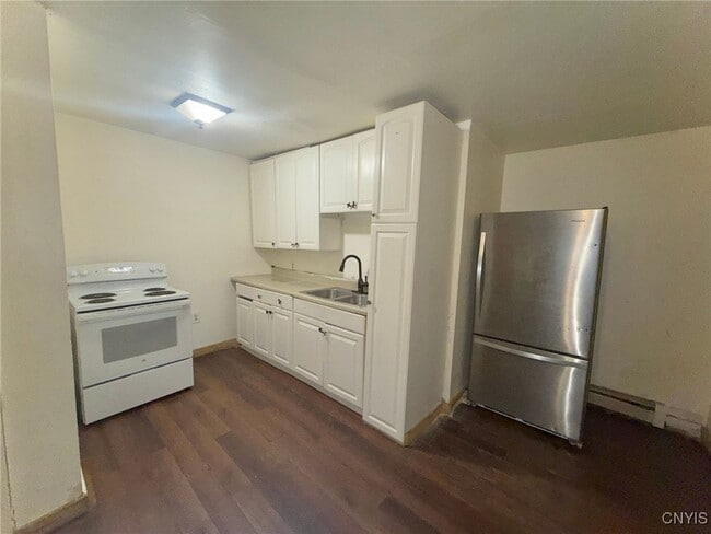 Building Photo - 365 Richmond Ave