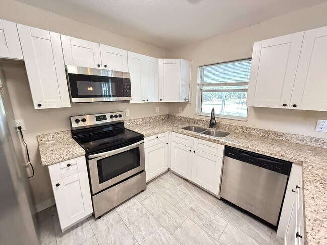 Building Photo - COUNTRY LIVING ON 5 ACRES WITH 3 BED, 3 BATH, BARN AND MODERN UPGRADES