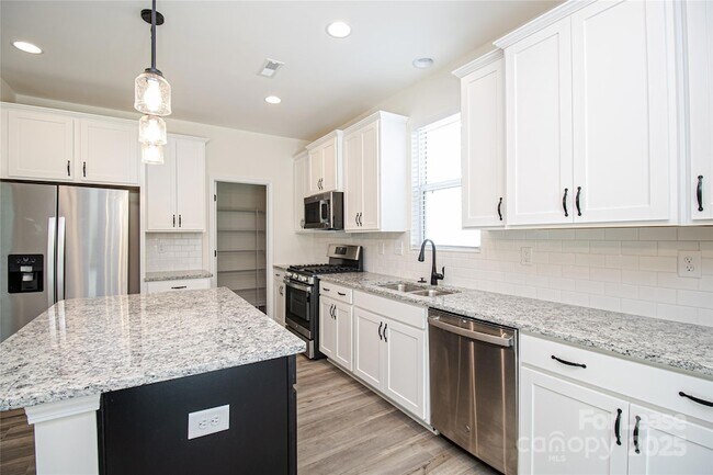 Building Photo - 3030 Falling Stone Cir