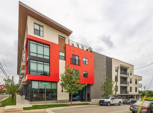 Building Photo - 2213 Poquito St