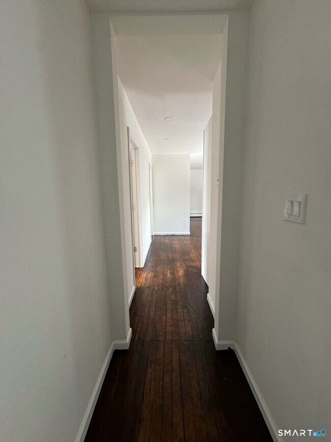 Building Photo - 54 Overlook Ave