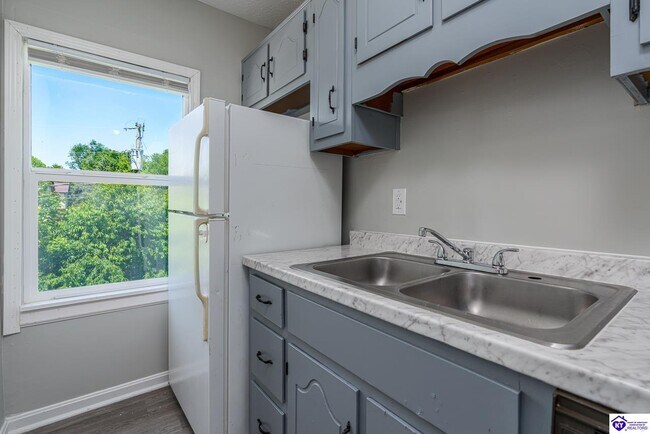 Building Photo - 2845 Frontier Ct