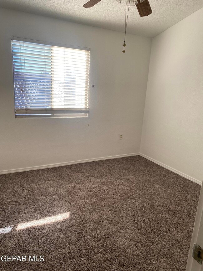 Building Photo - 11050 Breeze Ct