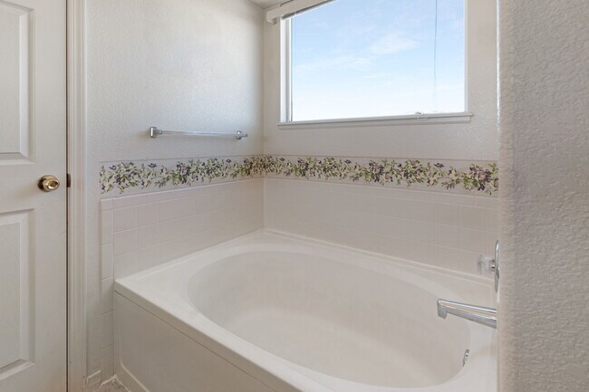 Building Photo - 6994 Ketchum Dr