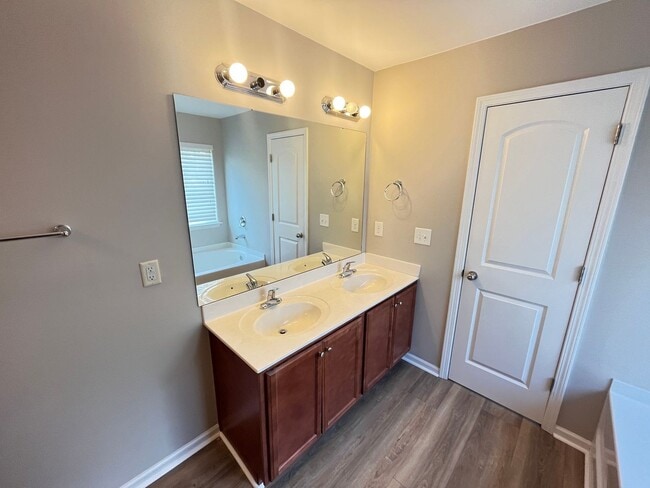 Building Photo - Pet Friendly, Three Bedroom with Bonus Room Home with Garage in Longs is Available Now!