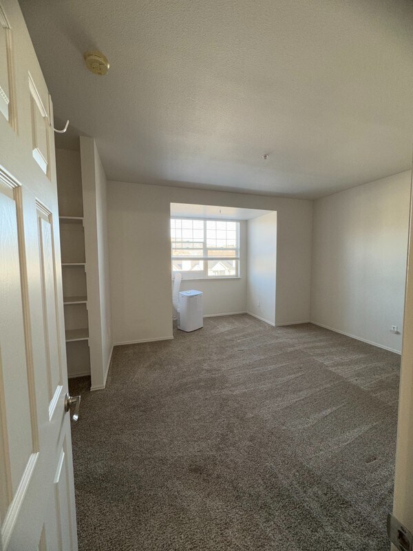 Building Photo - 900 Bitner Rd