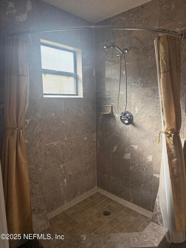 Building Photo - 7441 Carriage Side Ct