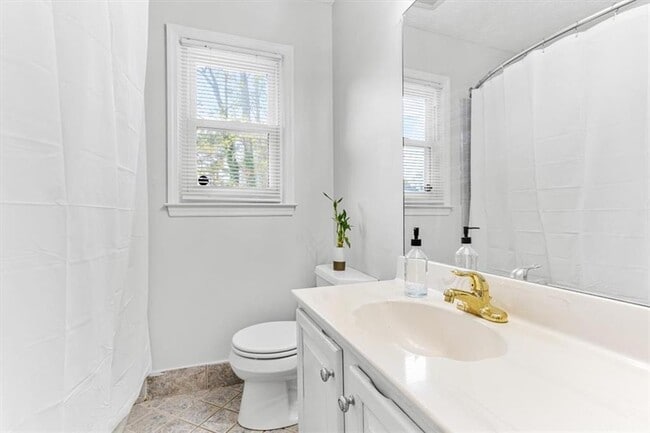 Building Photo - 1646 Desford Ct SW