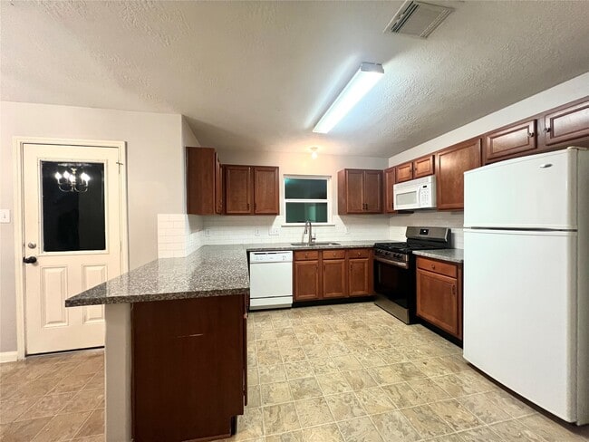 Building Photo - 6415 Mountain Pines Ln