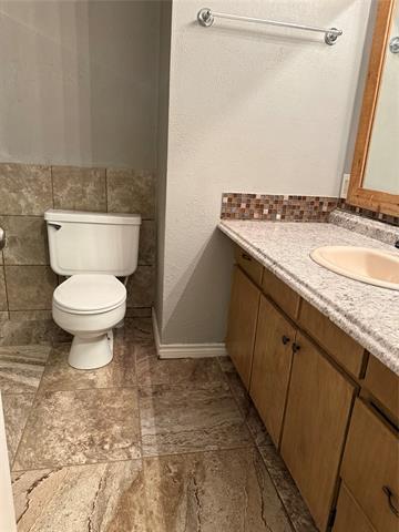 Building Photo - 616 E Main St