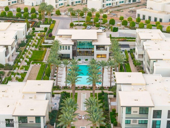 Building Photo - 6587 N Palmeraie Blvd