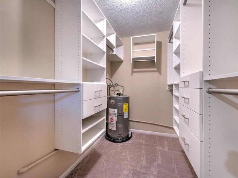 large walk in closet - 125 5th Ave NE
