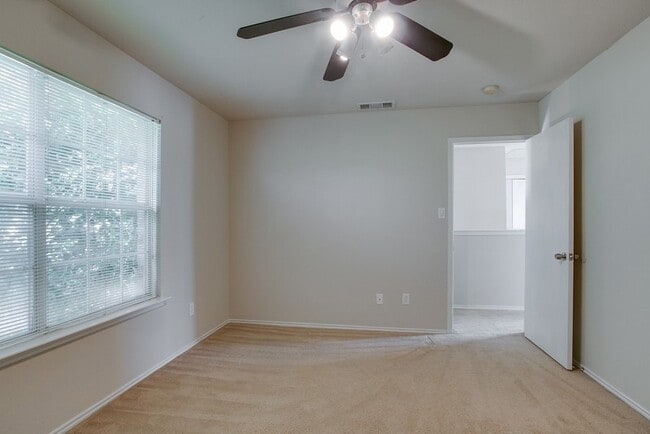 Building Photo - 3920 Malibu Sun Dr