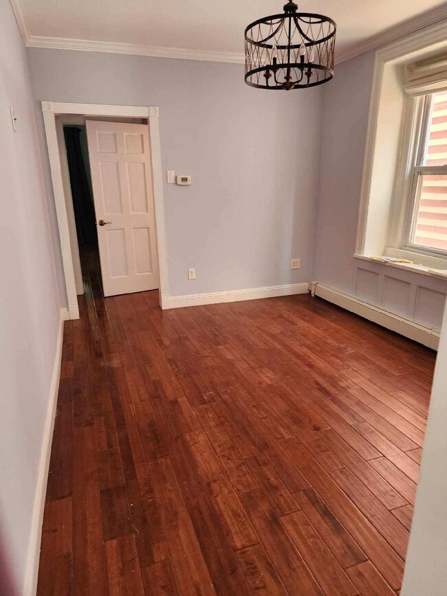 Building Photo - 148 Nesbit St