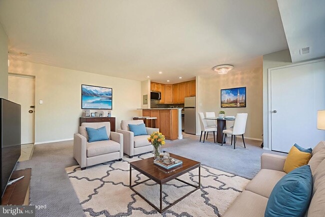 Building Photo - 6141 Leesburg Pike