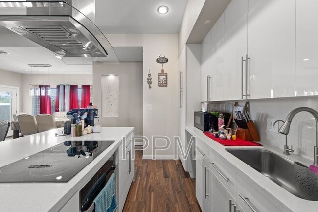 Building Photo - 30816 Muraya St