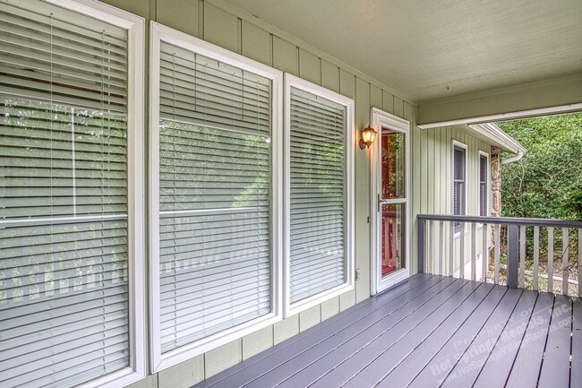 Building Photo - Central Hot Springs Village/Home/Unfurnished