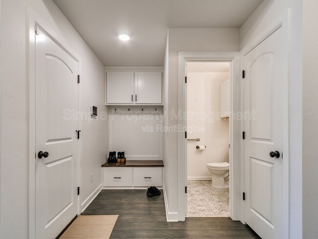 Building Photo - 18008 Jimenez Dr