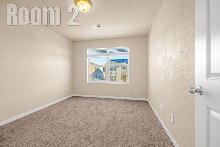 Building Photo - 5168 Roundhouse Dr