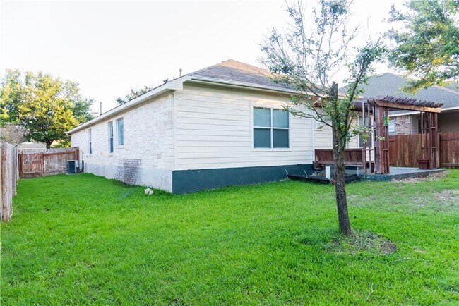 Building Photo - 3660 Pine Needle Cir