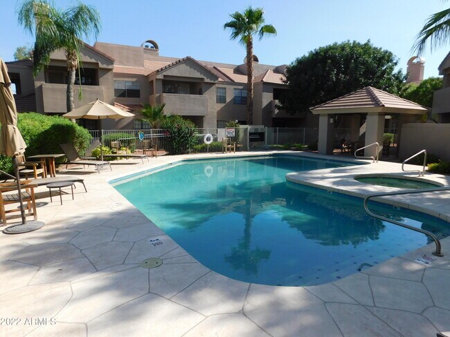 Building Photo - 5950 N 78th St