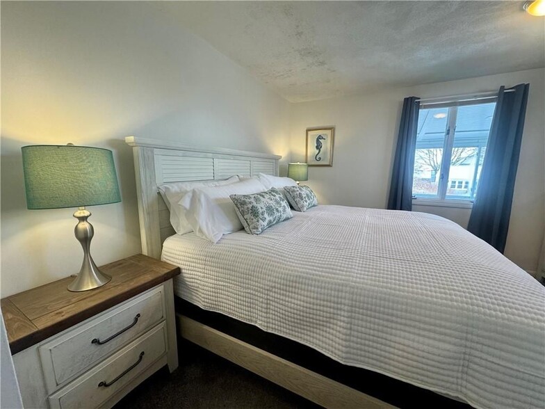 Building Photo - 7 White Cap Rd