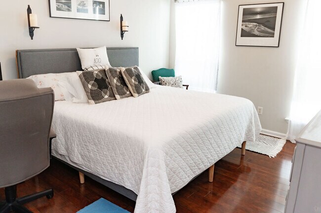 Building Photo - 2009 Paradise Oaks Ct