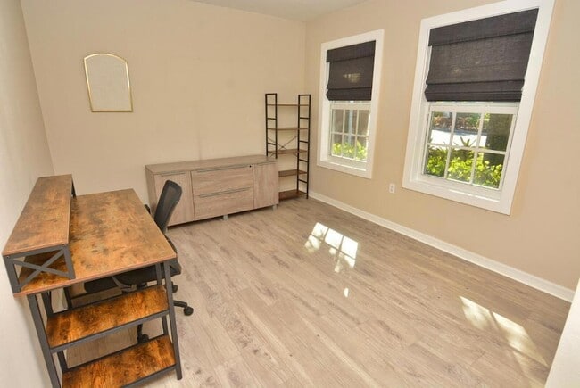 Building Photo - 3524 Carriage Pointe Cir