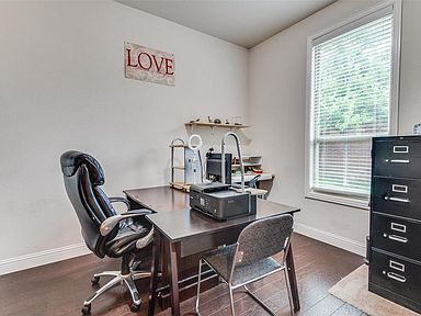 Building Photo - 3636 Treetop Dr
