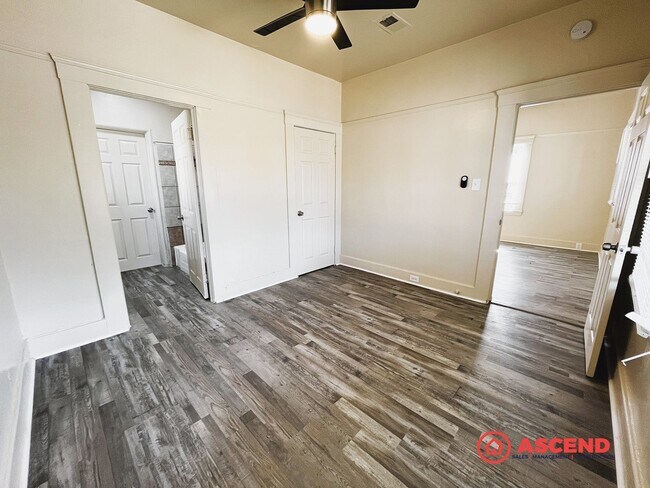 Building Photo - 1802 Forrest St