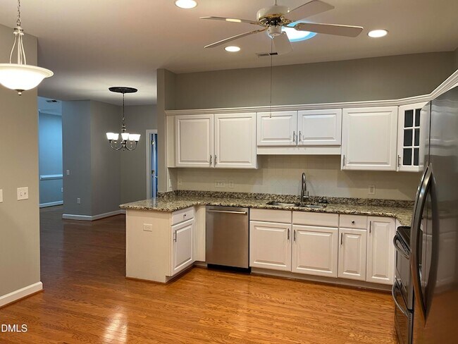 Building Photo - 1021 Thistle Briar Pl