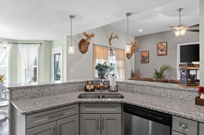 Building Photo - 784 Crestone Ln