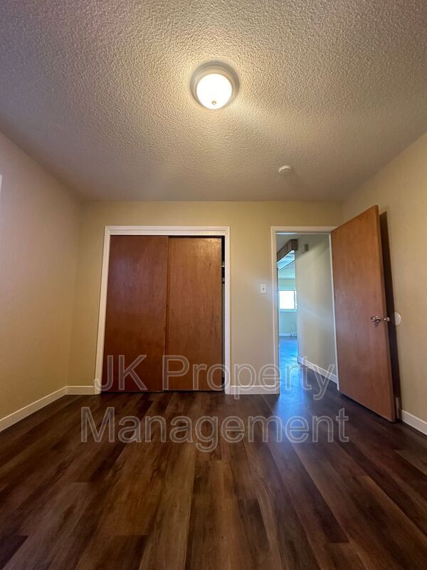 Building Photo - 3600 9th Ave N
