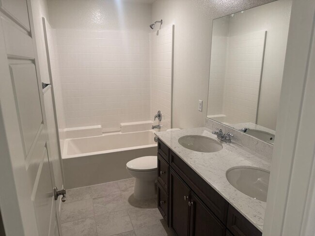 Building Photo - 28582 Buttercup Way