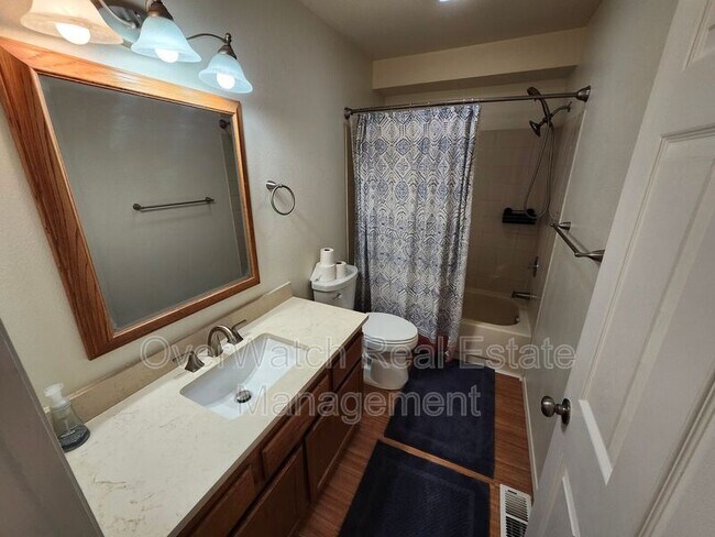 Building Photo - 3228 Aquarius Cir
