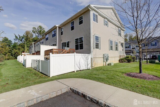 Building Photo - 101 Pearce Ln